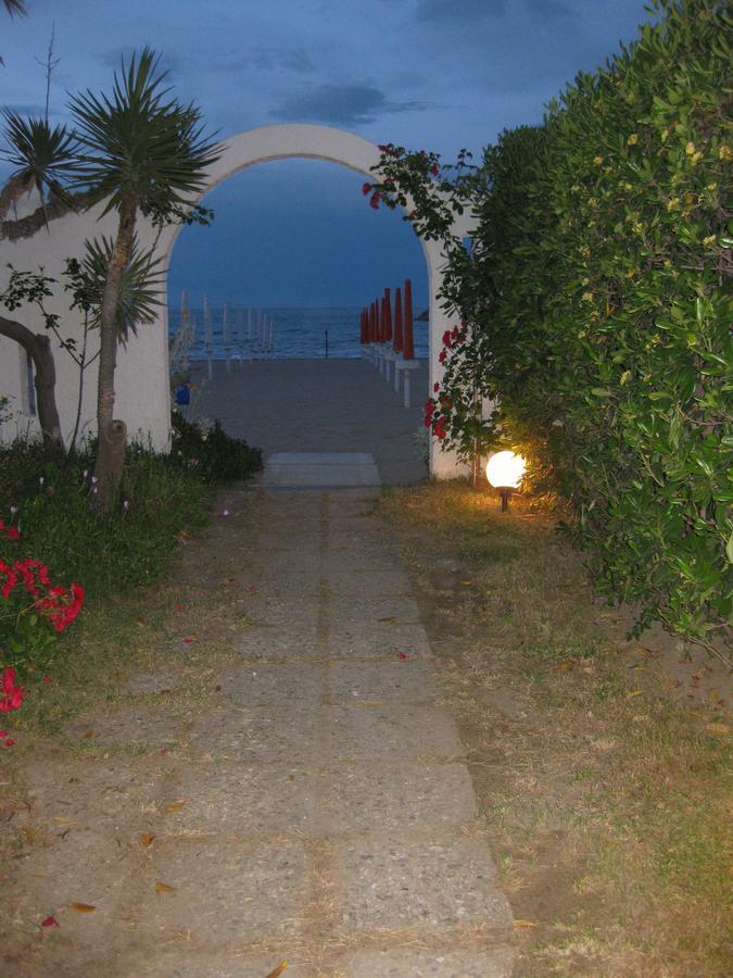 Hotel Silvi Silvi Marina Εξωτερικό φωτογραφία